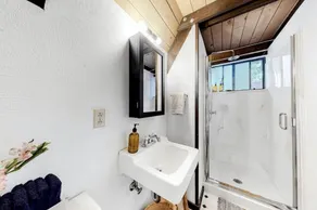 Rustic Cozy Lofted A-Frame Chalet Minutes from the Sequoias - Image 2