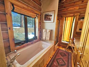 El Salto Compound-Private Einstellung auf 3 Hektar mit Bäumen - 3 separate Häuser - Image 2