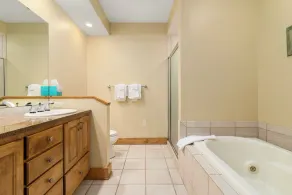 Interlachen 3BR Townhome | Beach Access & Pontoon Rentals - Image 3