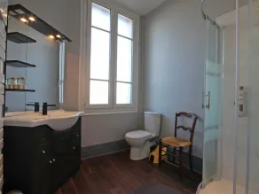Casa señorial del siglo XIX con gran parque y 5 habitaciones, todo incluido, en L'Aigle - Image 2