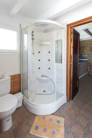 - House In - Image 2