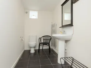 5 bedroom accommodation in Victoria Road - Image 5