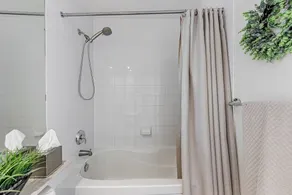 Elegant Downtown Oasis with City and Lake Views Plus Parking! - Image 2