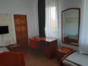 Comfort Triple Room near Shopping Center - Image 5
