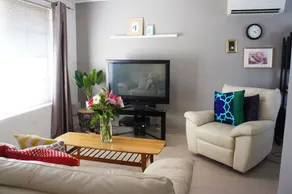 MANDURAH 2 BR HOUSE | Sicher & Privat - Tolles Preis-Leistungs-Verhältnis! - Image 1