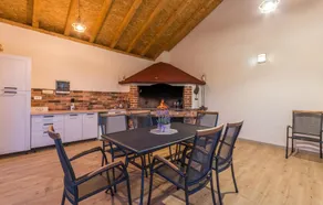 Gorgeous home in Galovac - Image 4