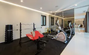 Luxury Villa La Reina for 10 people only 20 meters from the sea with wellness & heated pool near Poreč - Image 3