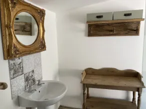 3 Guests - Pet Friendly - Grid Tree-House - Image 2