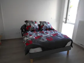T2 avec sa grande terrasse de 15 m² ( limite Anglet ) - Image 4