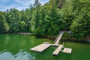 Lakefront Topsider: Private Dock & Panoramic Views - Image 2
