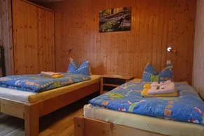 hochstein Modern Retreat - Image 4