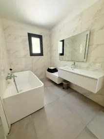 Beachfront villa ideel til familie eller venner. Privat adgang til havet! - Image 3