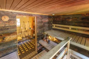 Kuukkeli Log Houses Teerenpesä - Premium Suite A48 - Image 2