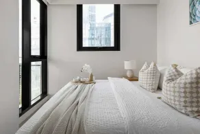 Spacious 2BR City Apt Panoramic Views & Parking - Image 5