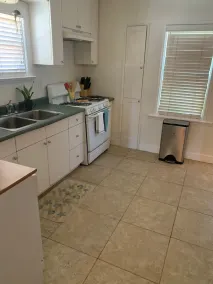 Close to Downtown and 1 Block from the Beach - Image 4