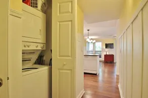 12 Morris 4 2 Bedroom Condo By Redawning - Image 2