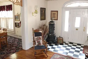 Family-friendly, historic Victorian within an hour's drive to many attractions - Image 5