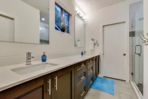 Downtown Austin Luxury House with Hot Tub + Golf Green + Fire Pit +Patio Misters - Image 2