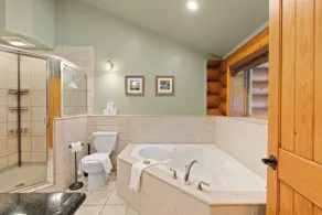 Escape to Scenic Luxury on 12 Private Acres at Natapoc Lodge - Image 4