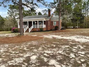 Farmhouse on 24 acres near downtown Aiken and Stable View - Image 3