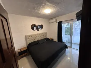 Beautiful apartment with a pool - Image 4