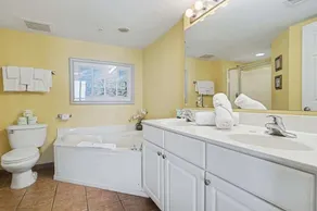 Malibu Pointe Beach Club 606 - Image 4