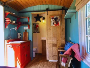 Quirky railway carriage has been crafted with attention to detail - Image 3