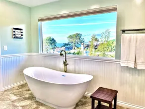 Endless Vistas On The Cove Perfection - Spa, Pet-Friendly, Stunning Views, Large Parking & AC - Image 4