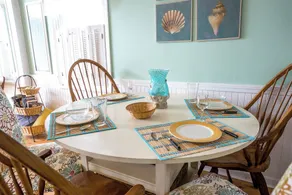 Newly Remodeled 2 Bedroom Cottage On The Beach. The Kaitlyn Cottage - Image 5