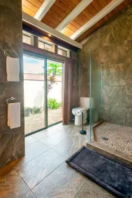 Sur le terrain de golf de Makai Maison élégante avec bain à remous et piscine à Princeville - Image 4