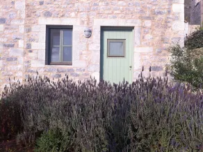 Mani - Maison en pierre traditionnelle - Image 4