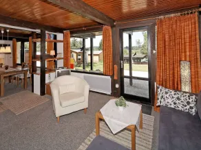 Detached Chalet with Terrace near Swimming Lake - Image 4