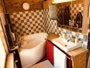 Chalet Familial entre Lac et Montagne 170m2 + Hot Tub - Image 3