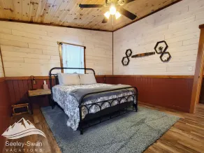 New Farmhouse Chic Cabin - Minutes from Lakes, Rivers, & Recreation - Sleeps 6 - Image 3