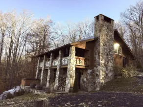 Luxurious, rustic, private vacation home with great view. - Image 5
