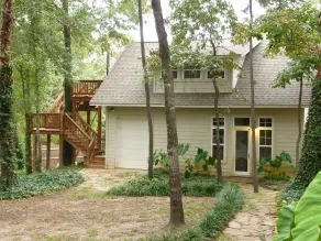 Treehouse: Romantic Hideaway on Private Lake - Image 5