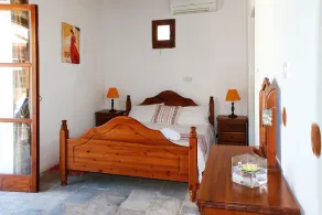 Traditional Stone Built Holiday Villa in Walled Courtyard with Private Pool - Image 3