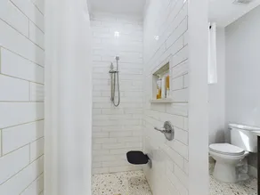 Historical Entertainer 3 Bedroom Townhouse AC PNW - Image 5