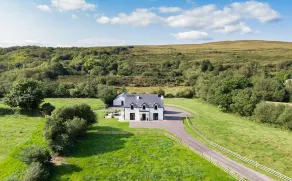 Luxury Country House on the Hill - Image 5