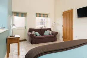 Self-catering accommodation in a beautiful location overlooking Holy Island on the Northumberland co - Image 4