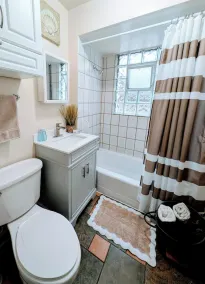 The Avondale Guesthouse - Image 4