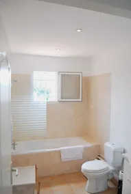 Moderne hus i rolige blind vej. Privat pool. - Image 3