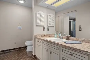 Springs Waterfront, kayaks and pool, room for the whole fam + friends - Image 3