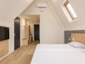 Comfortable Hotel Room in Center of Volendam - Image 5