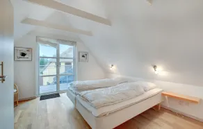 2 bedroom awesome home in Henne - Image 4