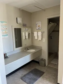 Budget Inn - Image 2