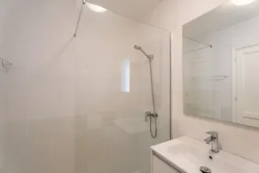 Villa Ocean Breeze - Steps away from the Beach - Image 4