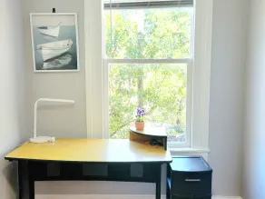 Budget Bed Room near Downtown Inner Harbor w Free Parking - Image 3