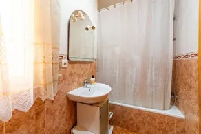 Holiday Apartment 'Edificio Merlin' with A/C & Wi-Fi - Image 3