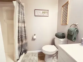 conveniently located home is perfect for families and friends , near Hershey ! - Image 5